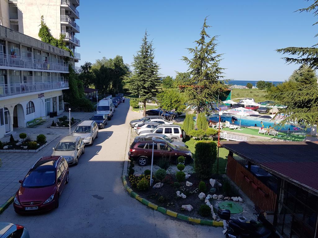 Dsk Hotel 克兰内沃 外观 照片