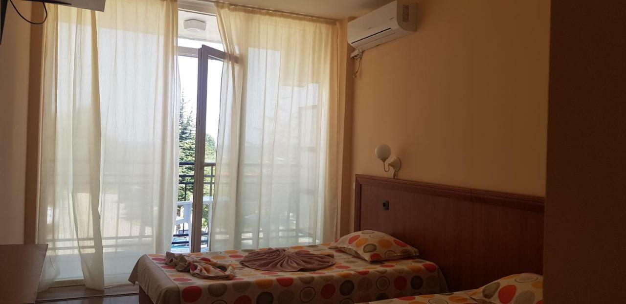 Dsk Hotel 克兰内沃 外观 照片